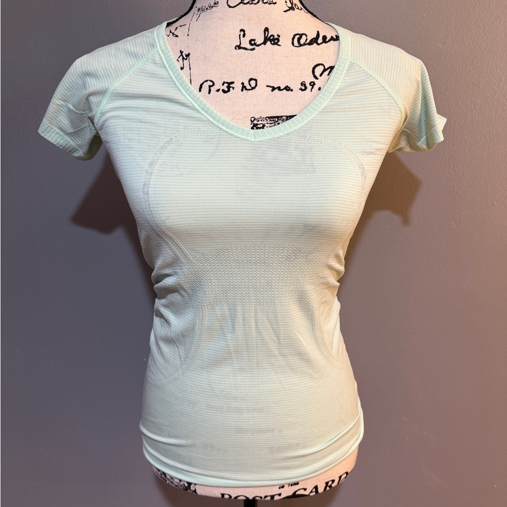 LULULEMON SWIFTY TECH MINT GREEN SHORT SLEEVE TEE SZ 4